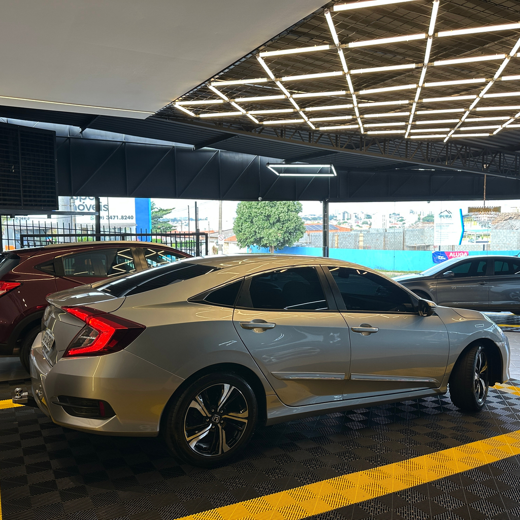 Honda Civic Sedan Prata