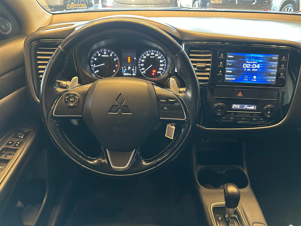 Mitsubishi Outlander Cinza