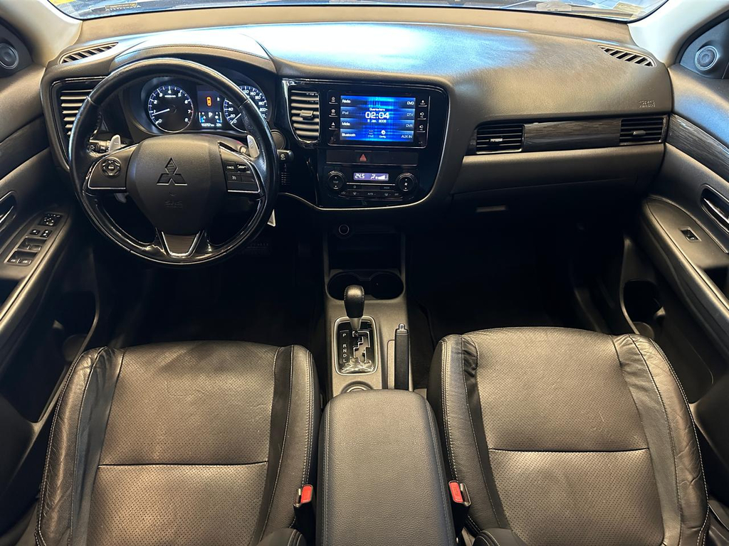 Mitsubishi Outlander Cinza