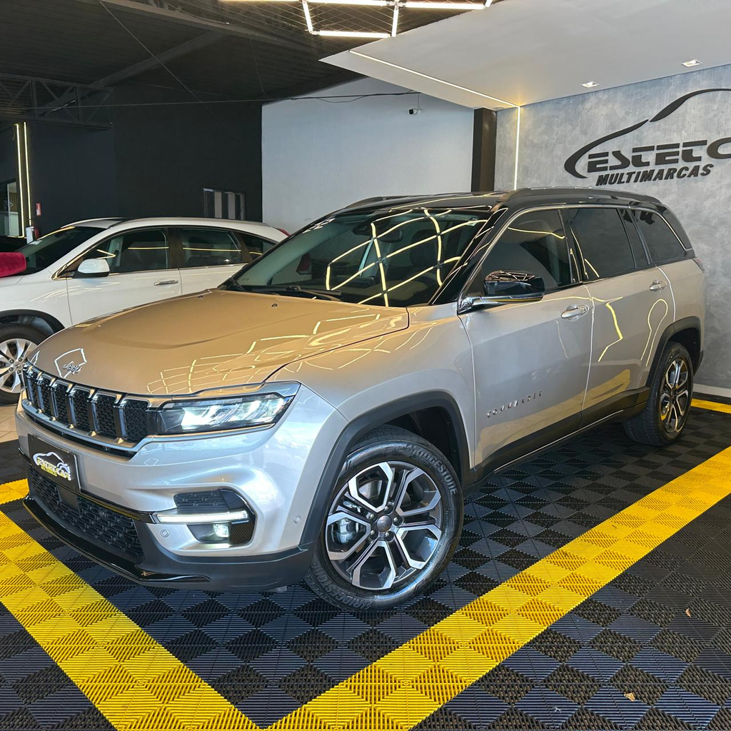 Jeep Commander Dourado