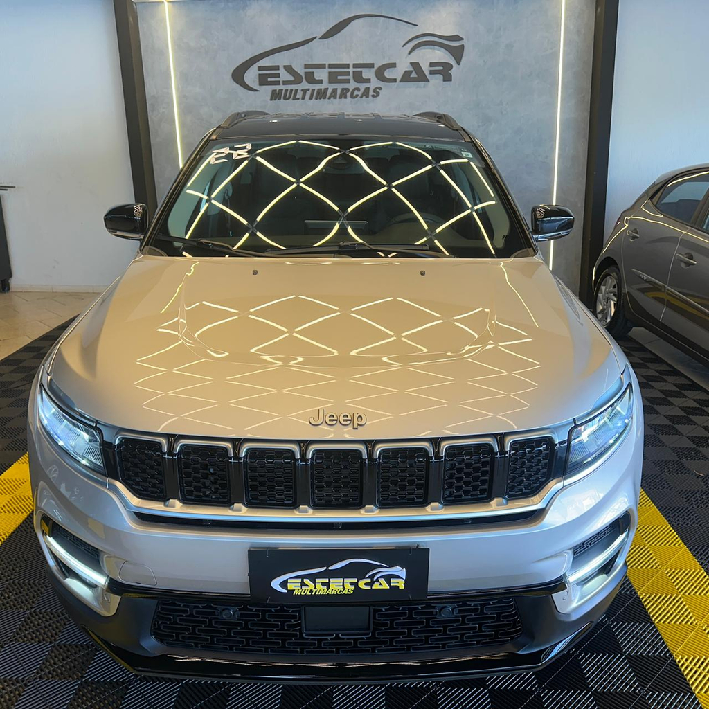Jeep Commander Dourado