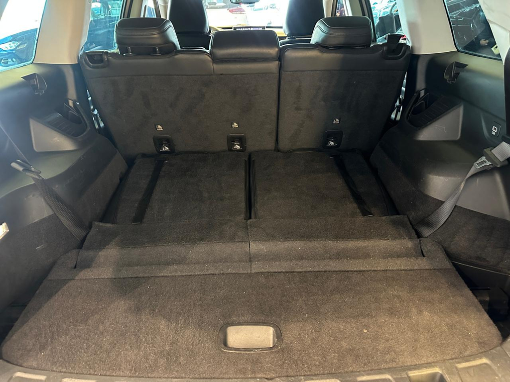 Jeep Commander Dourado