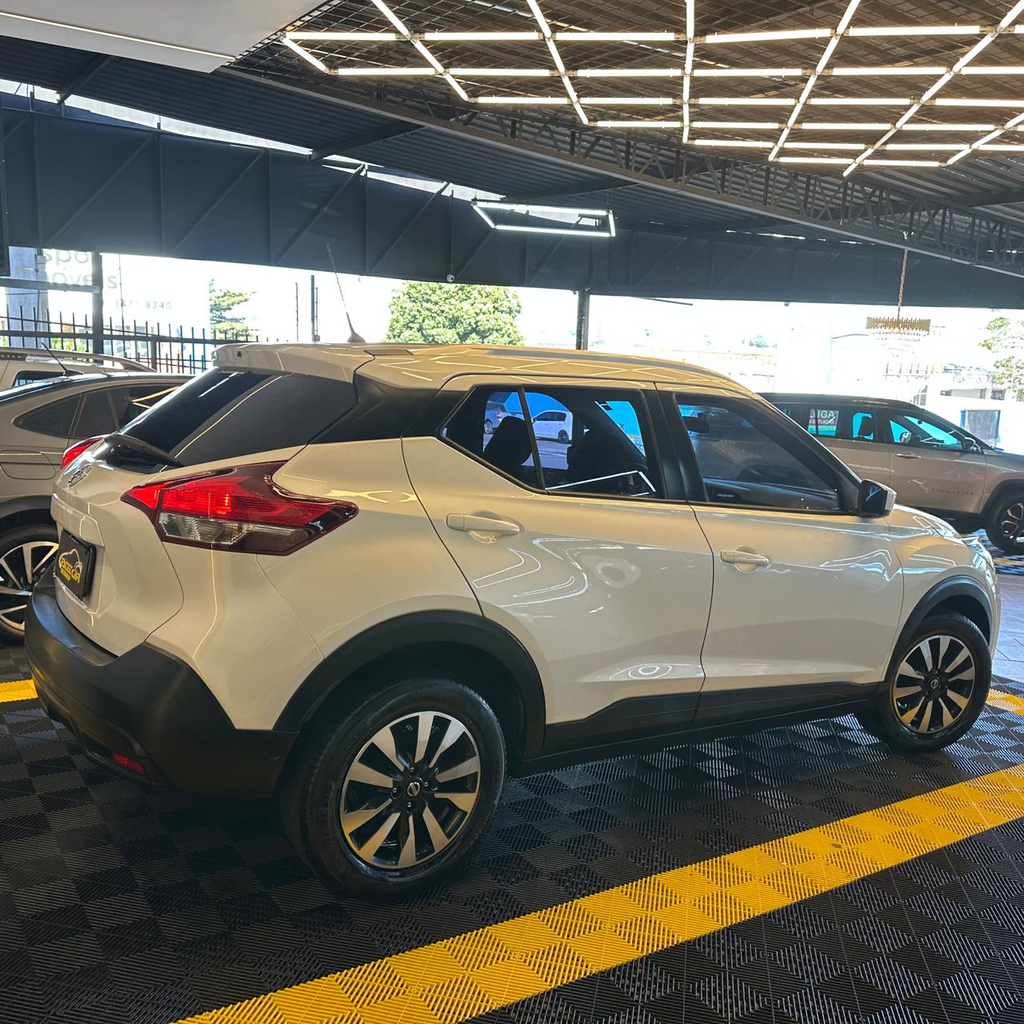 Nissan Kicks Branco