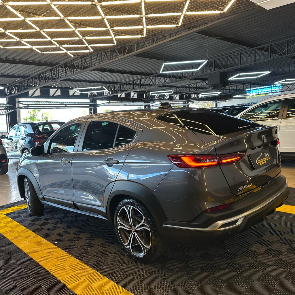 Fiat FASTBACK Cinza