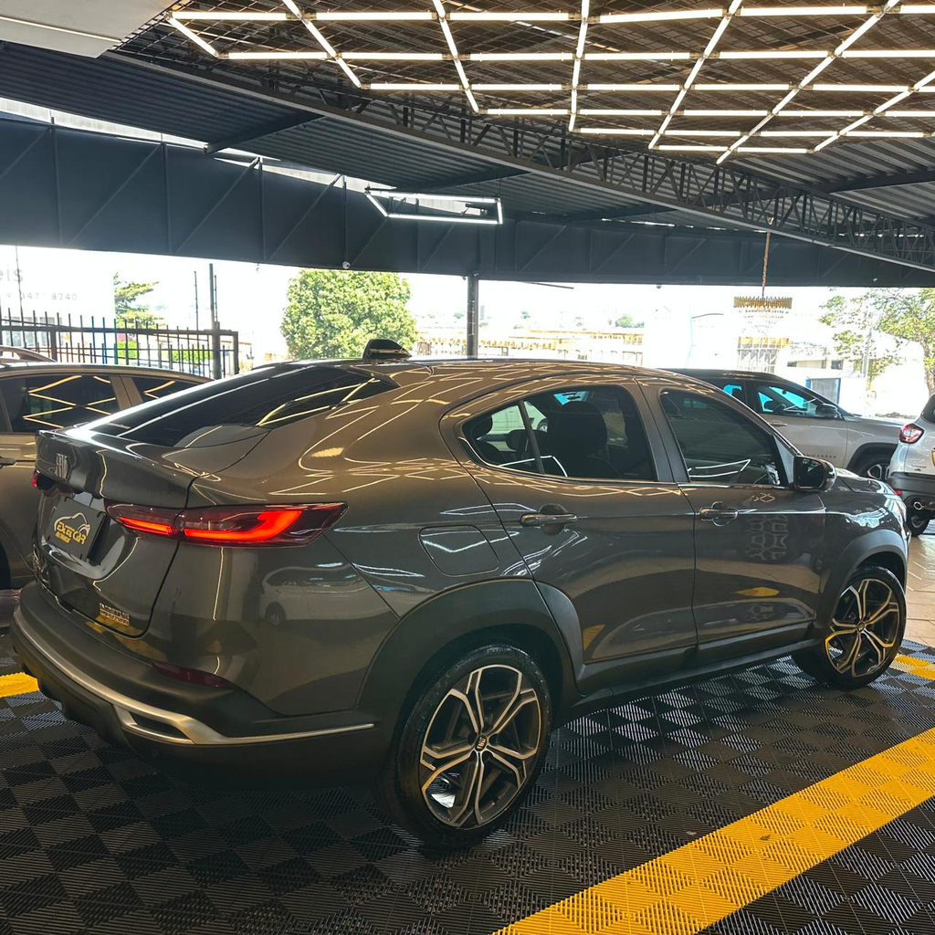 Fiat FASTBACK Cinza