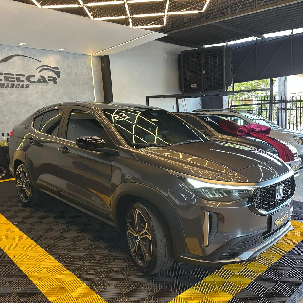 Fiat FASTBACK Cinza
