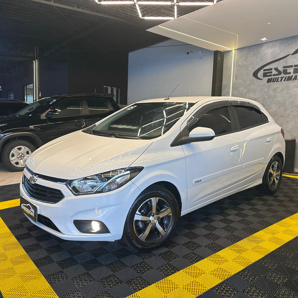 Chevrolet Onix Branco