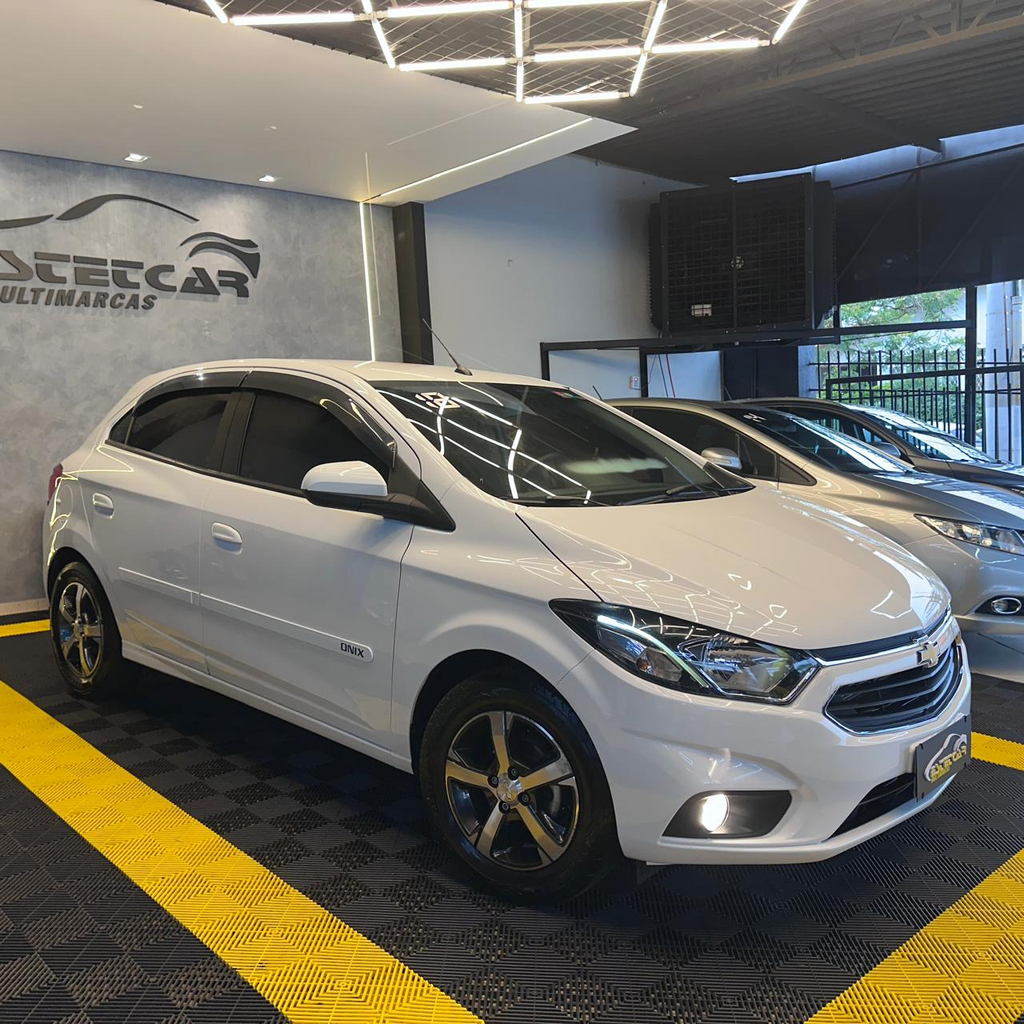 Chevrolet Onix Branco