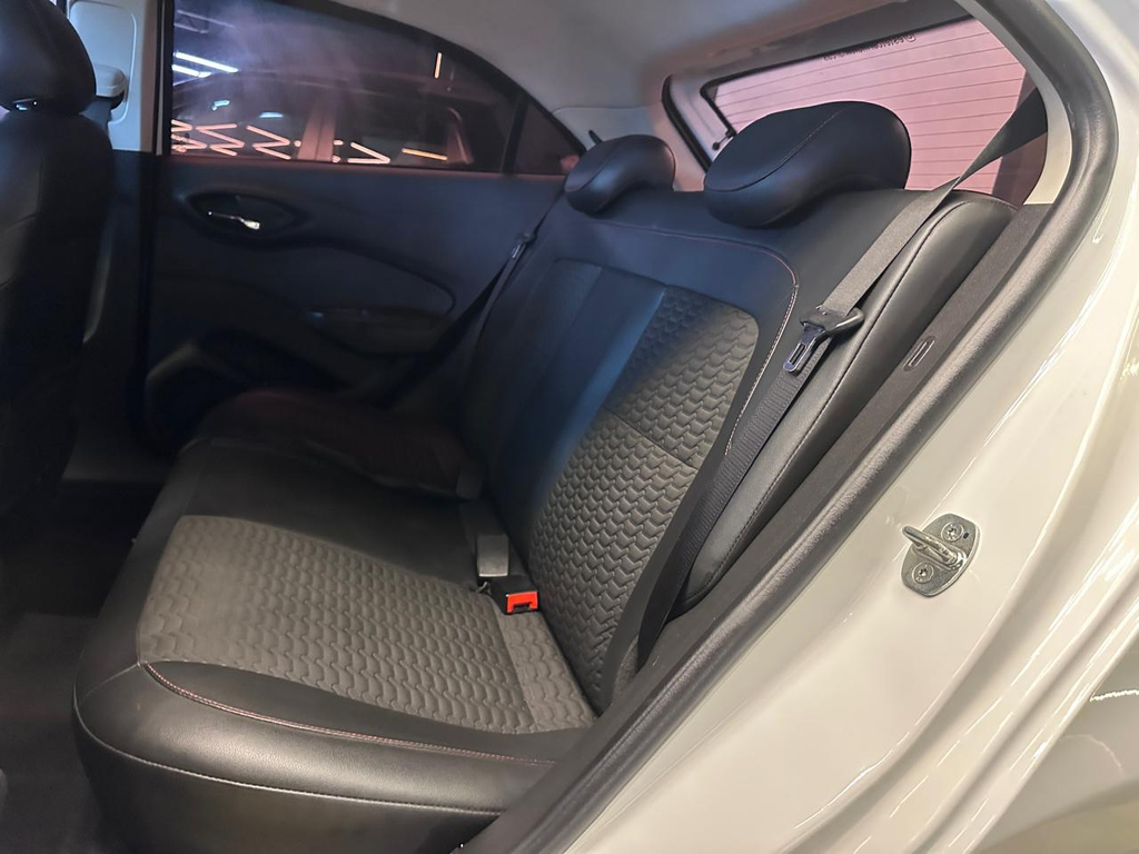 Chevrolet Onix Branco