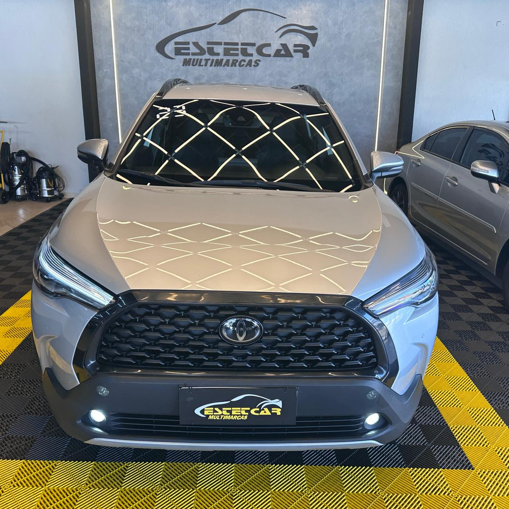 Toyota Corolla Cross Prata