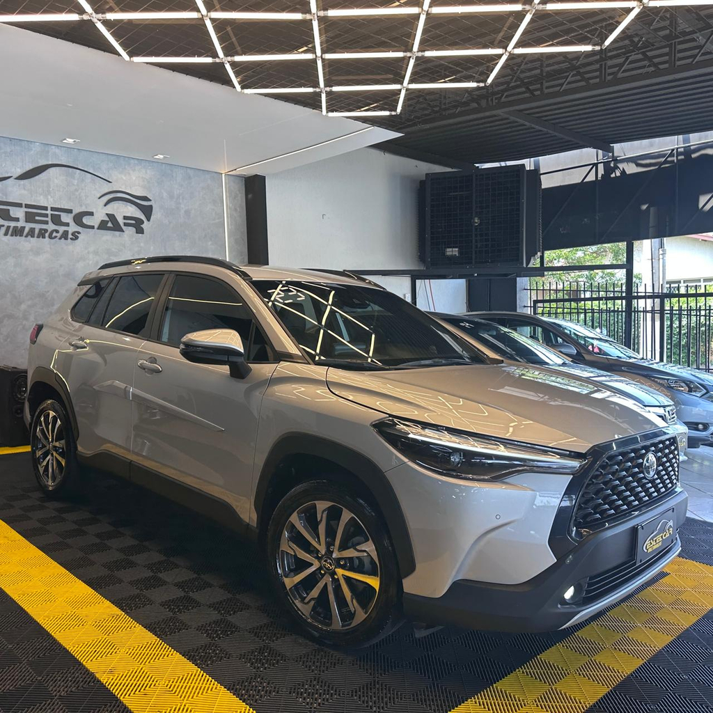 Toyota Corolla Cross Prata