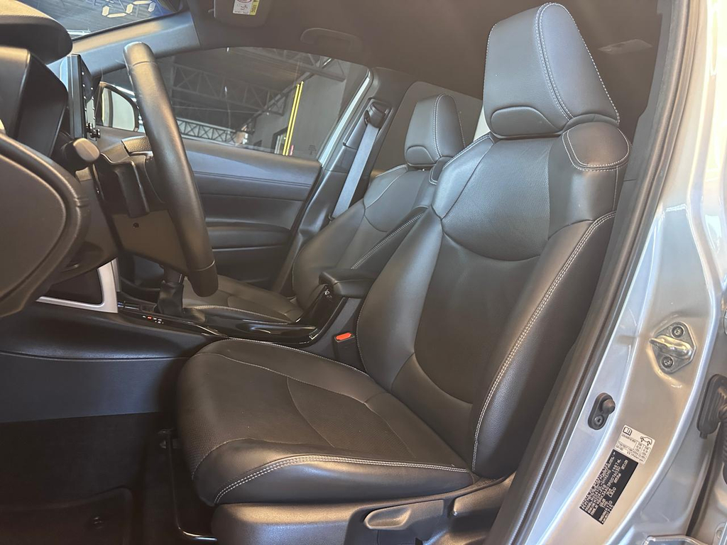 Toyota Corolla Cross Prata