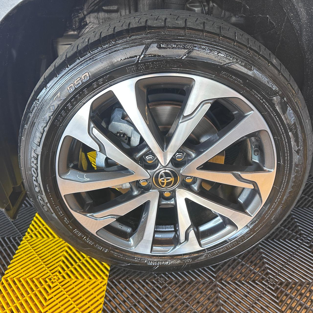 Toyota Corolla Cross Prata