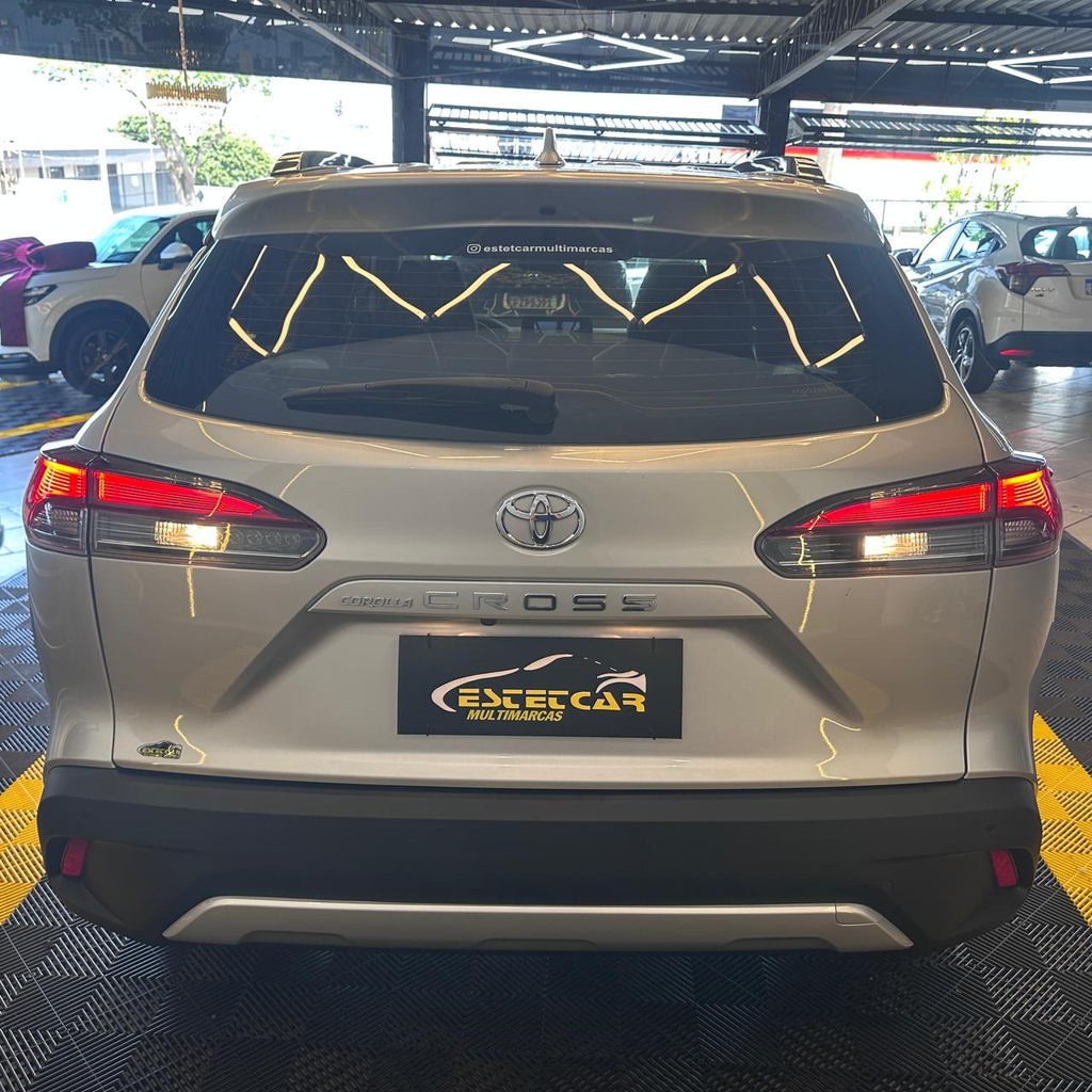 Toyota Corolla Cross Prata