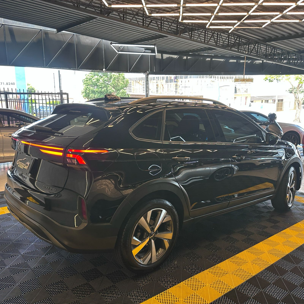 Volkswagen Nivus Preto