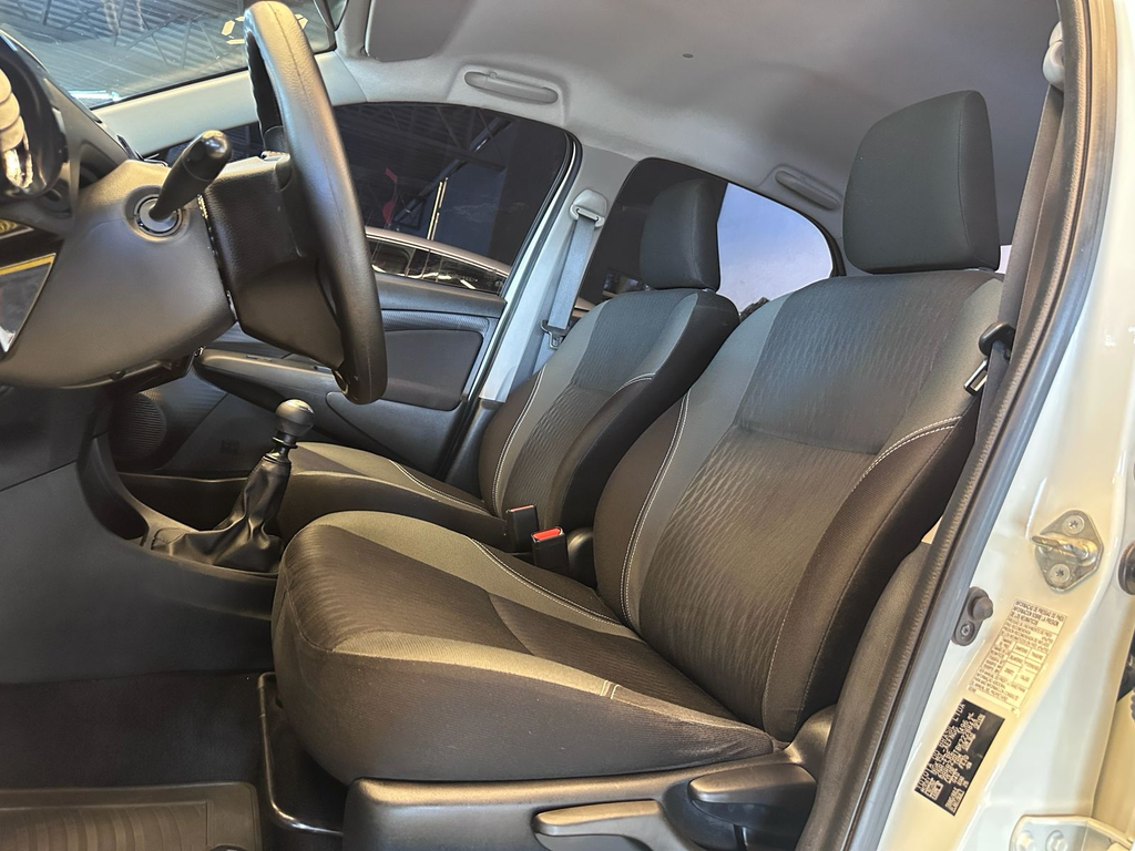 Toyota Etios Sedan Branco