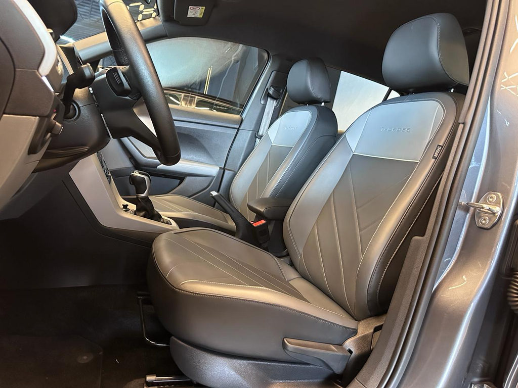 Volkswagen T-Cross Cinza