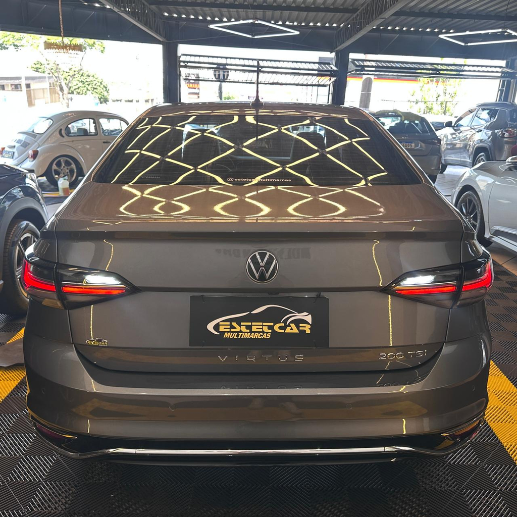 Volkswagen Virtus Cinza