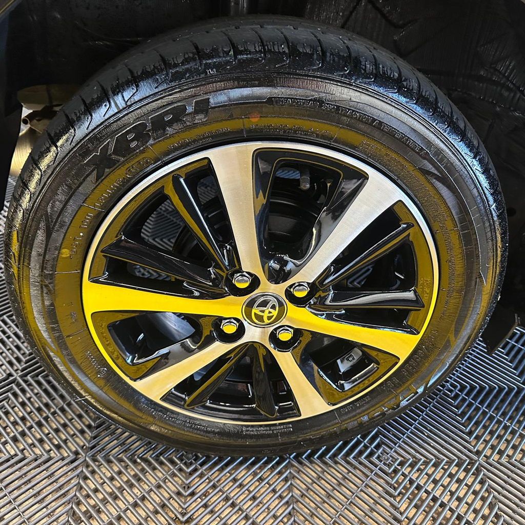 Toyota Yaris Hatch Preto