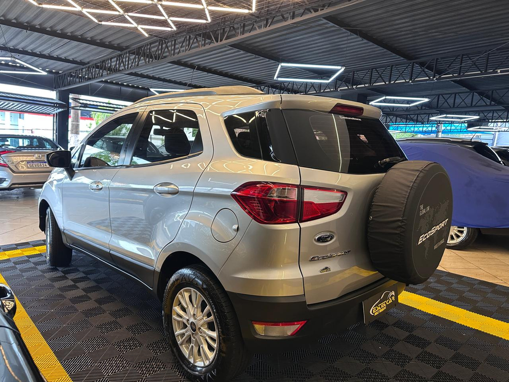 Ford EcoSport Prata