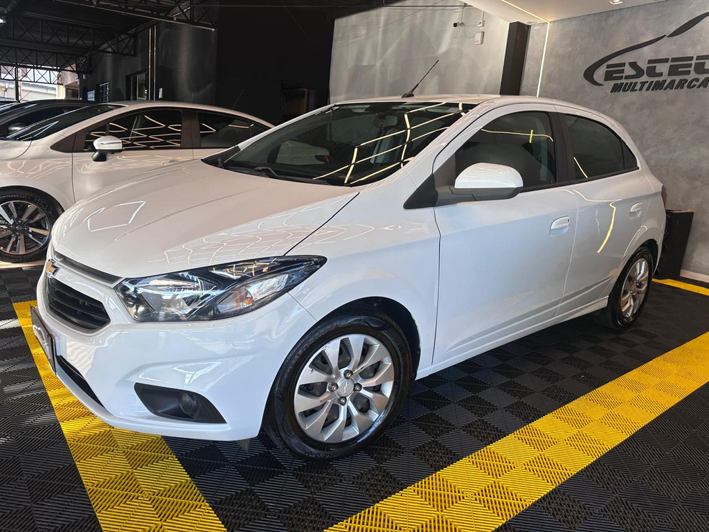 Chevrolet Onix Branco