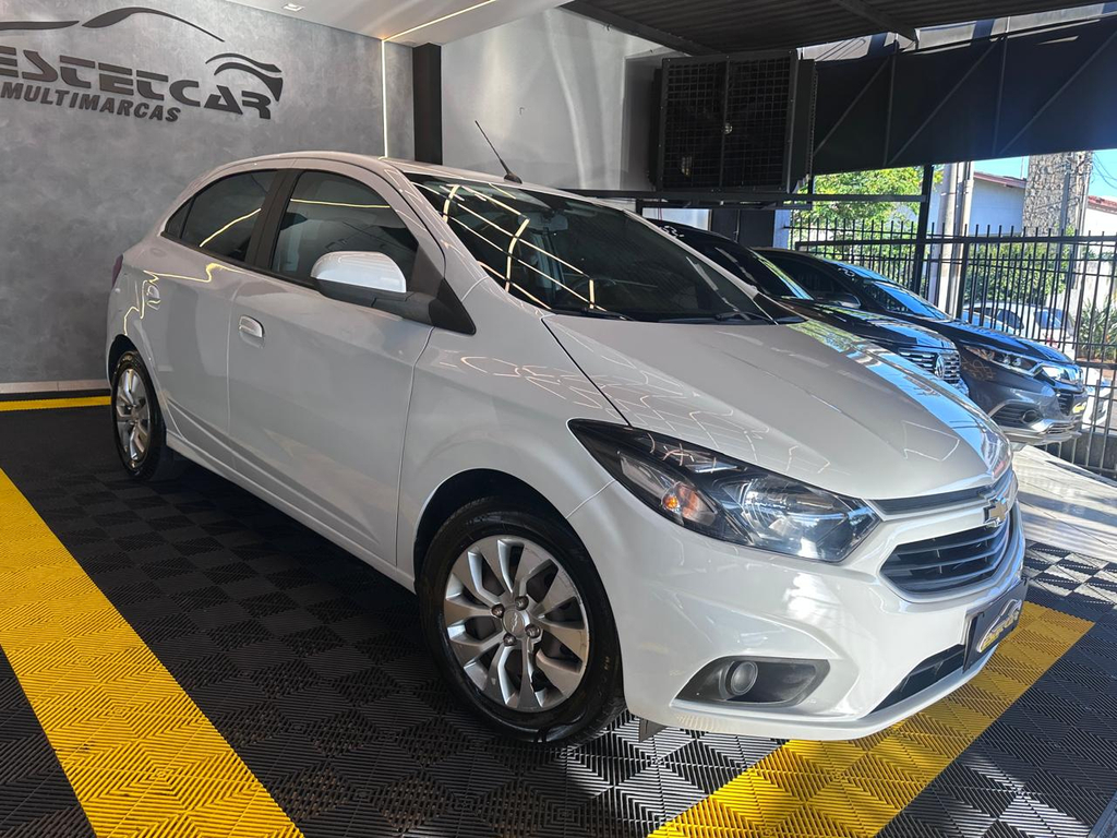 Chevrolet Onix Branco