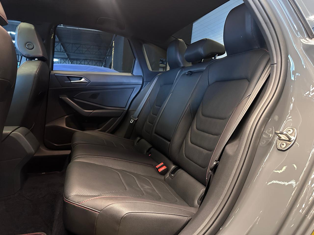 Volkswagen Jetta Cinza