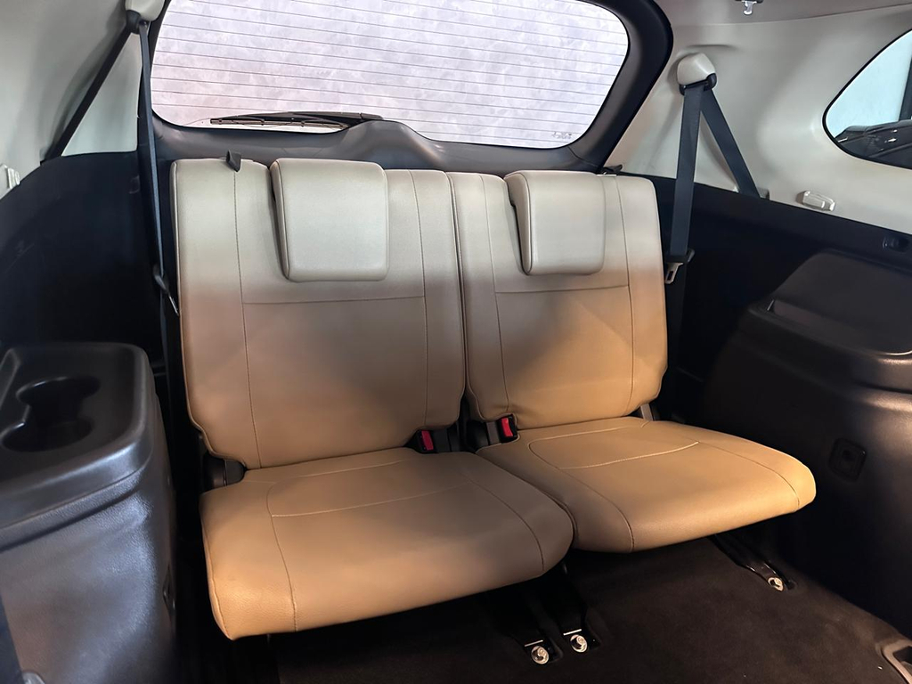 Mitsubishi Outlander Preto