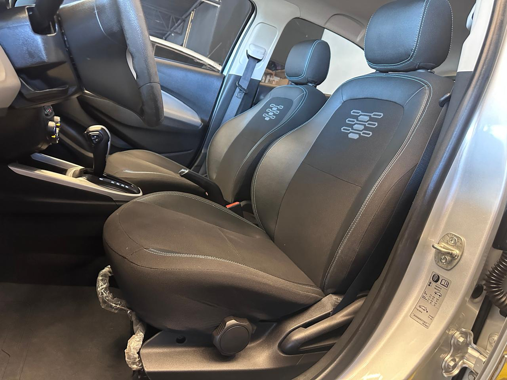 Chevrolet Onix Prata