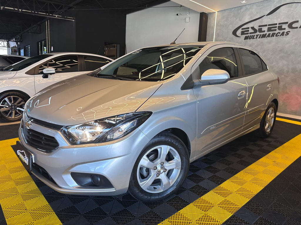 Chevrolet Onix Prata