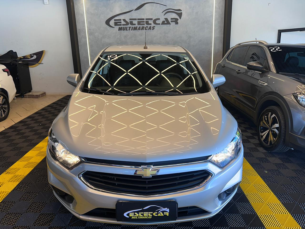 Chevrolet Onix Prata