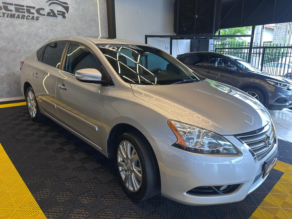 Nissan Sentra Prata