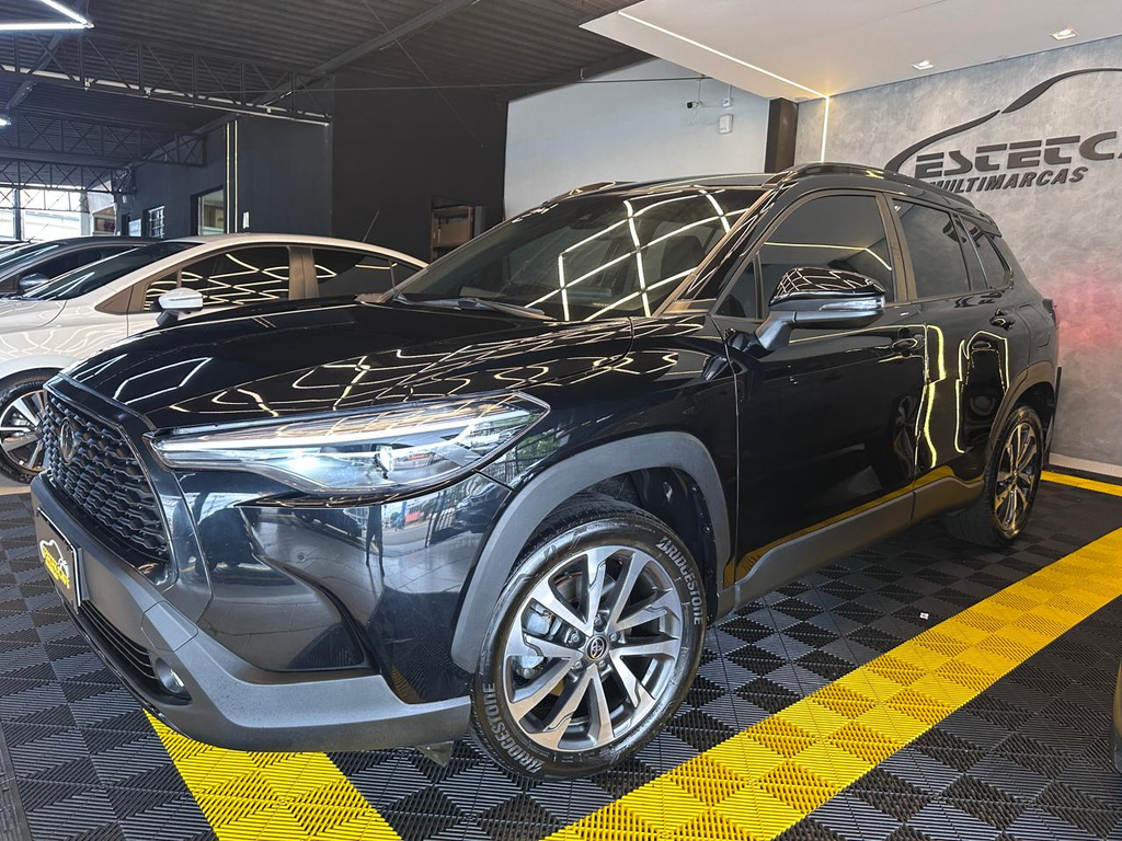 Toyota Corolla Cross Preto