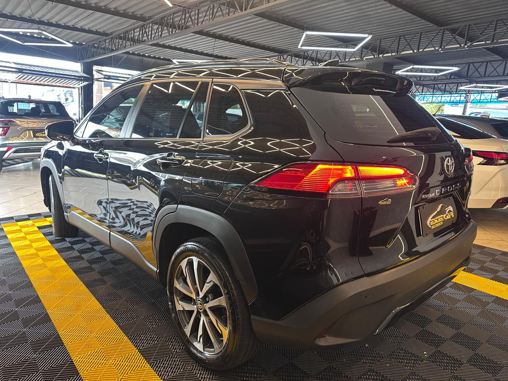 Toyota Corolla Cross Preto