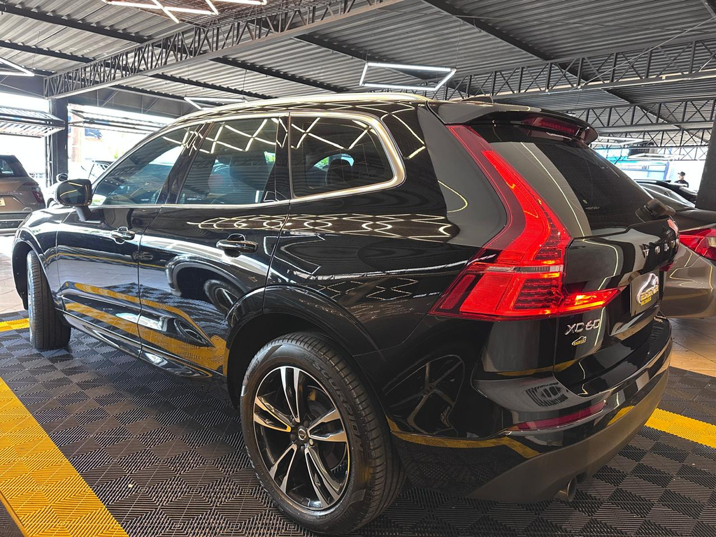 Volvo XC60 Preto