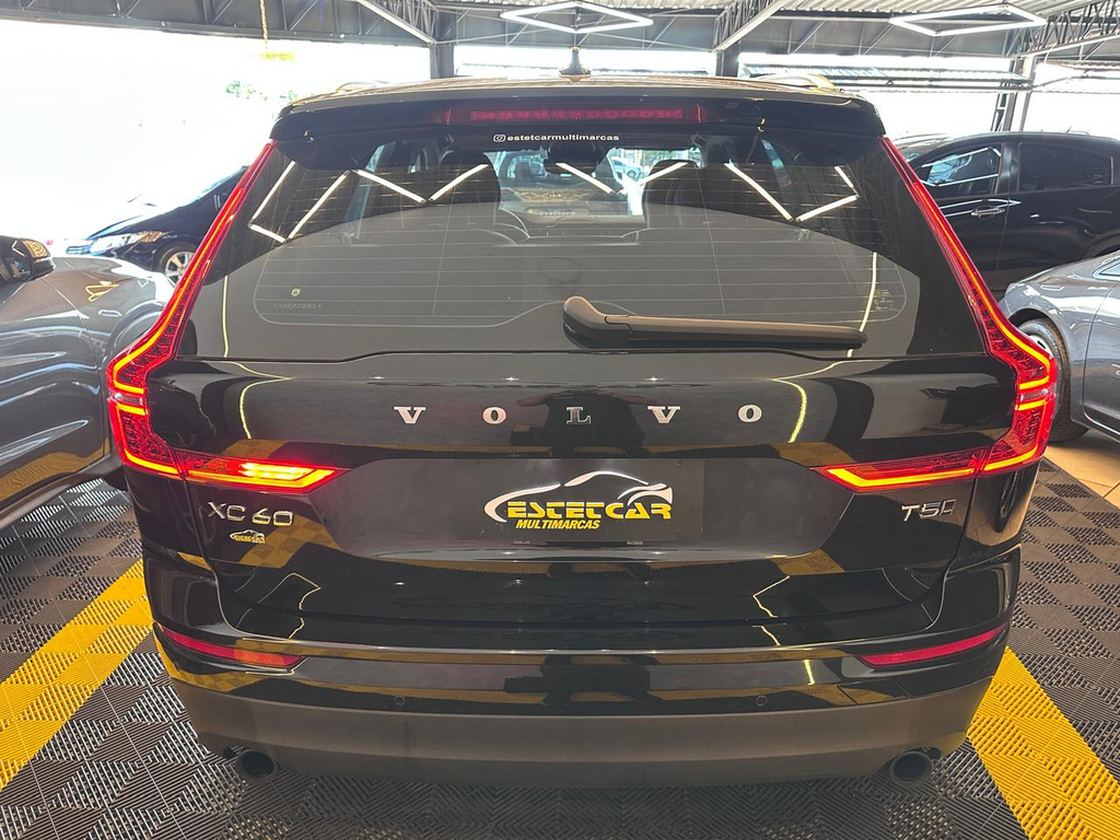 Volvo XC60 Preto