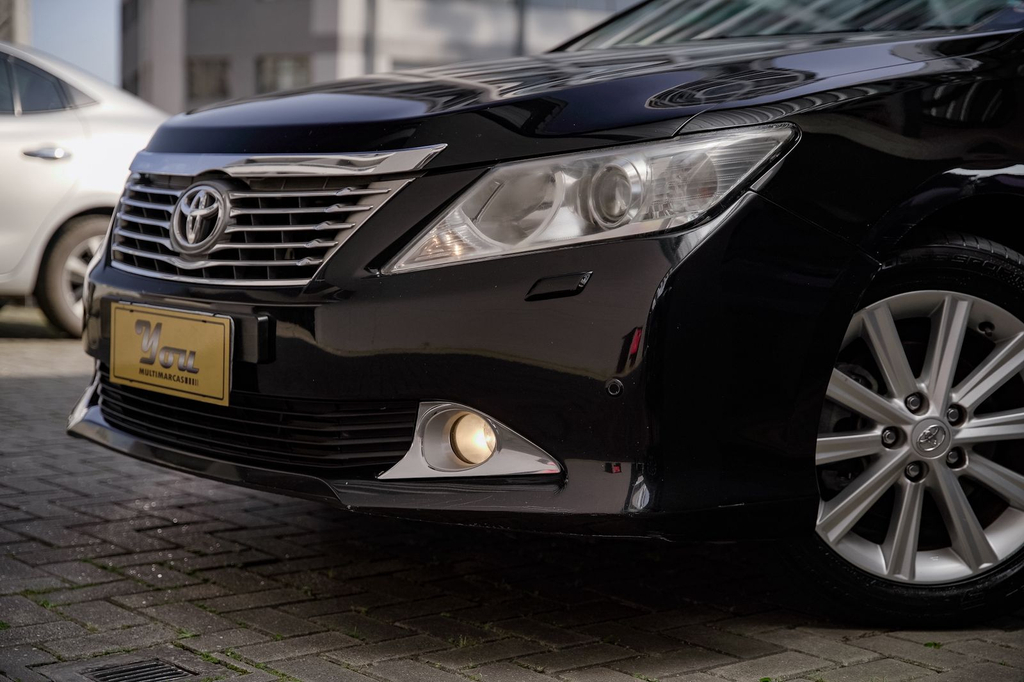 Toyota Camry  Preto