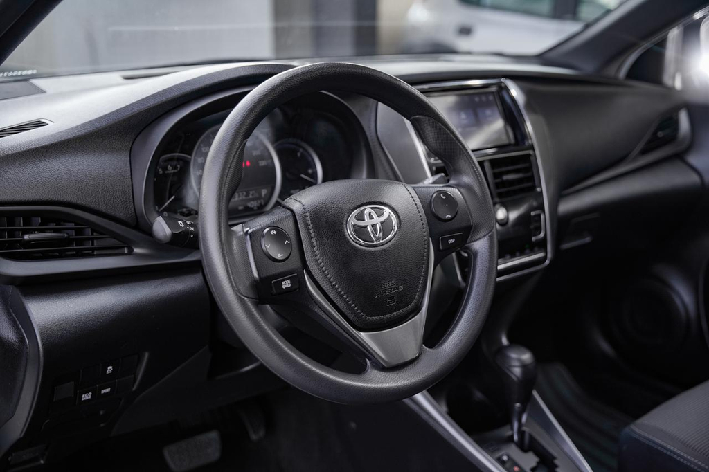 Toyota Yaris Hatch Branco