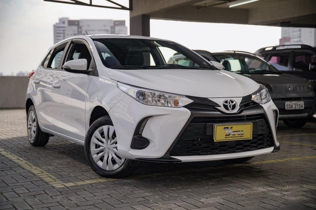 Toyota Yaris Hatch Branco