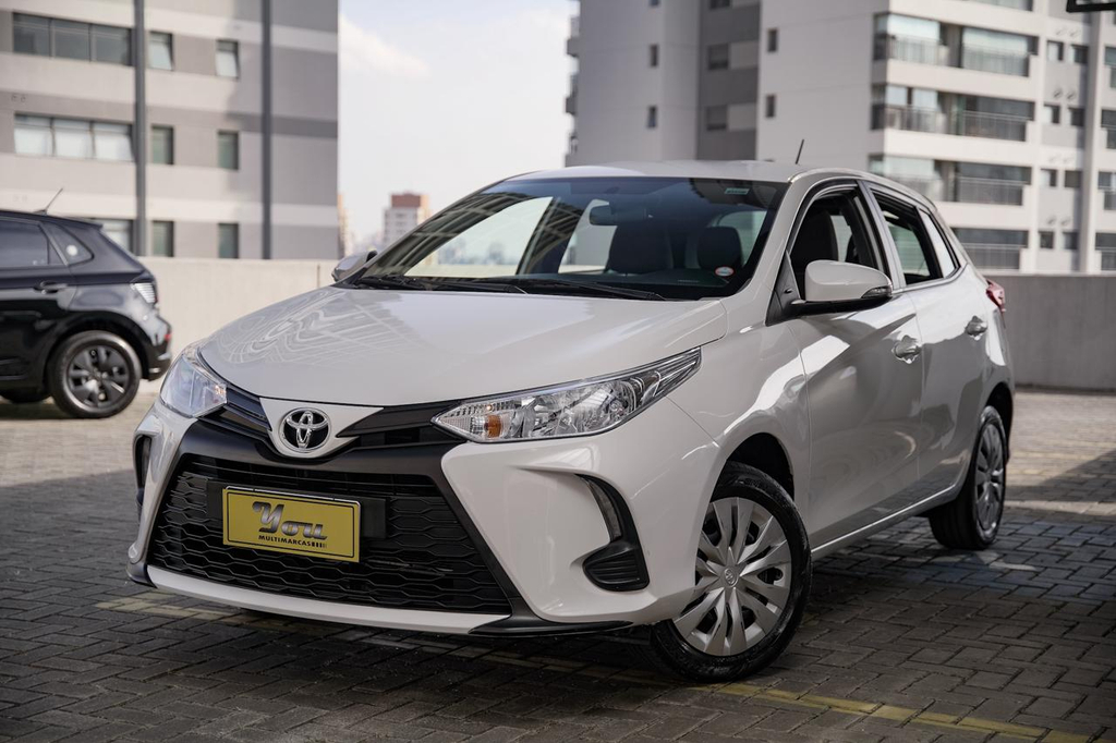 Toyota Yaris Hatch Branco