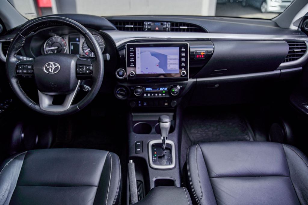 Toyota Hilux Cabine Dupla Cinza