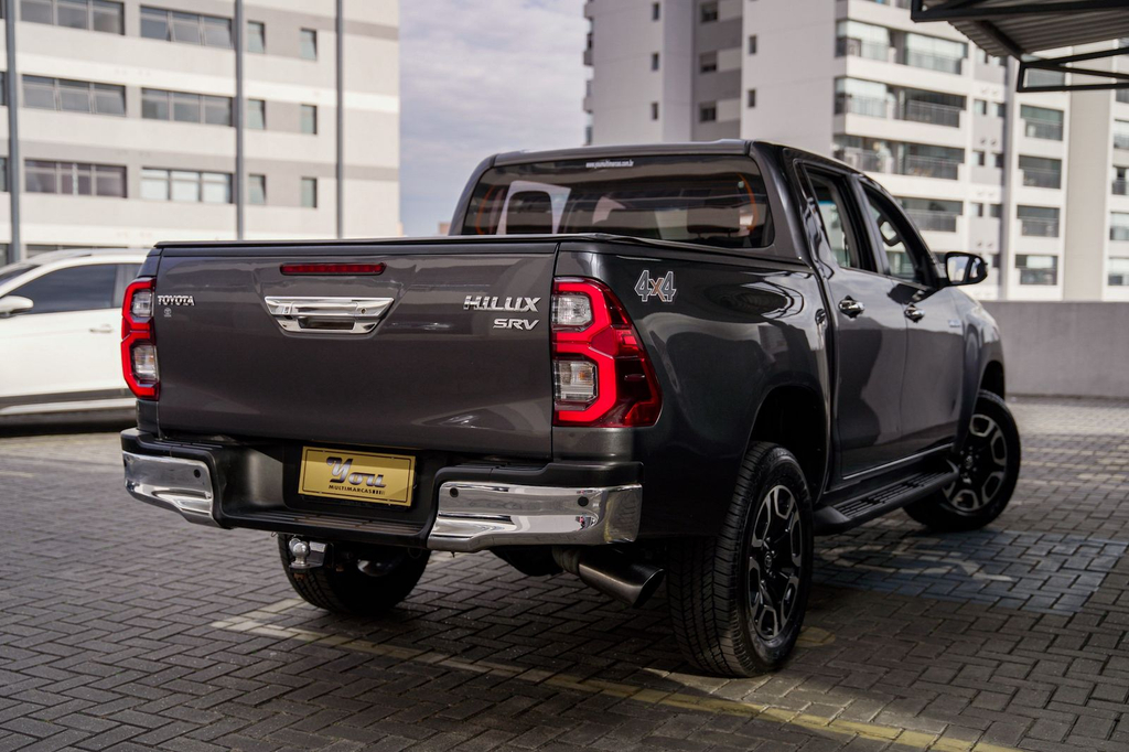 Toyota Hilux Cabine Dupla Cinza