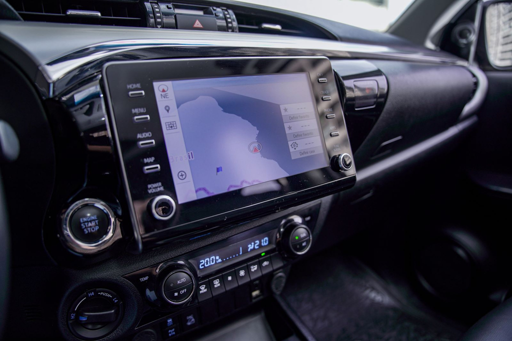 Toyota Hilux Cabine Dupla Cinza