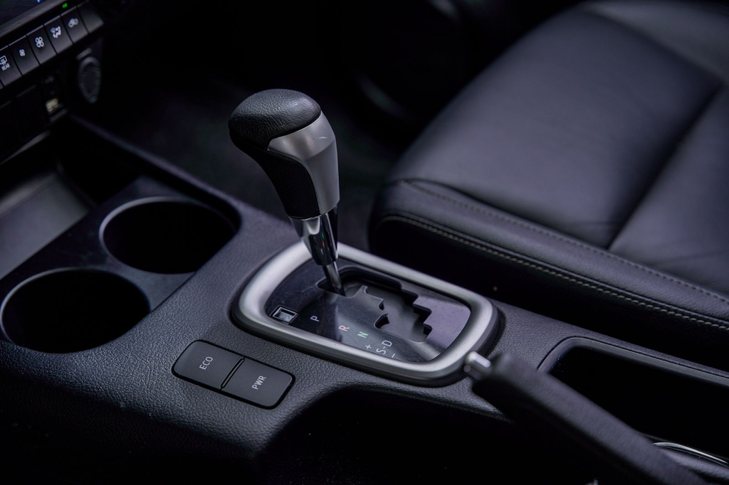 Toyota Hilux Cabine Dupla Cinza