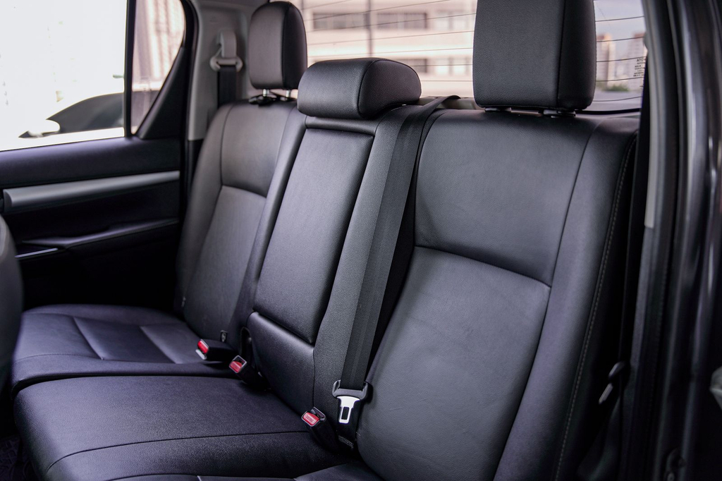 Toyota Hilux Cabine Dupla Cinza