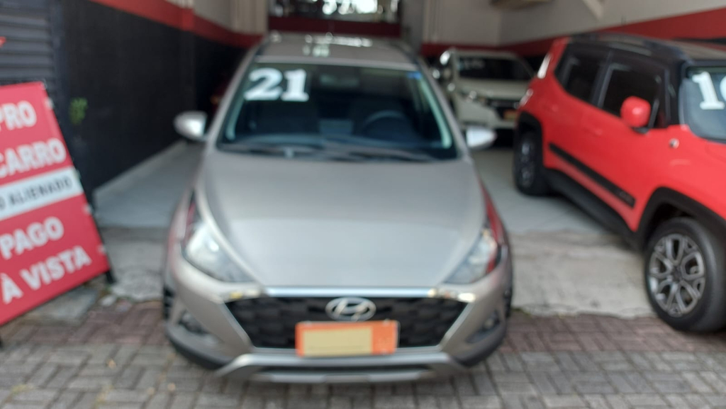 Hyundai HB20X Dourado