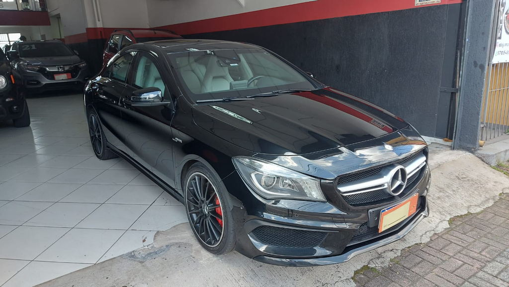 Mercedes Benz CLA 45 AMG Preto