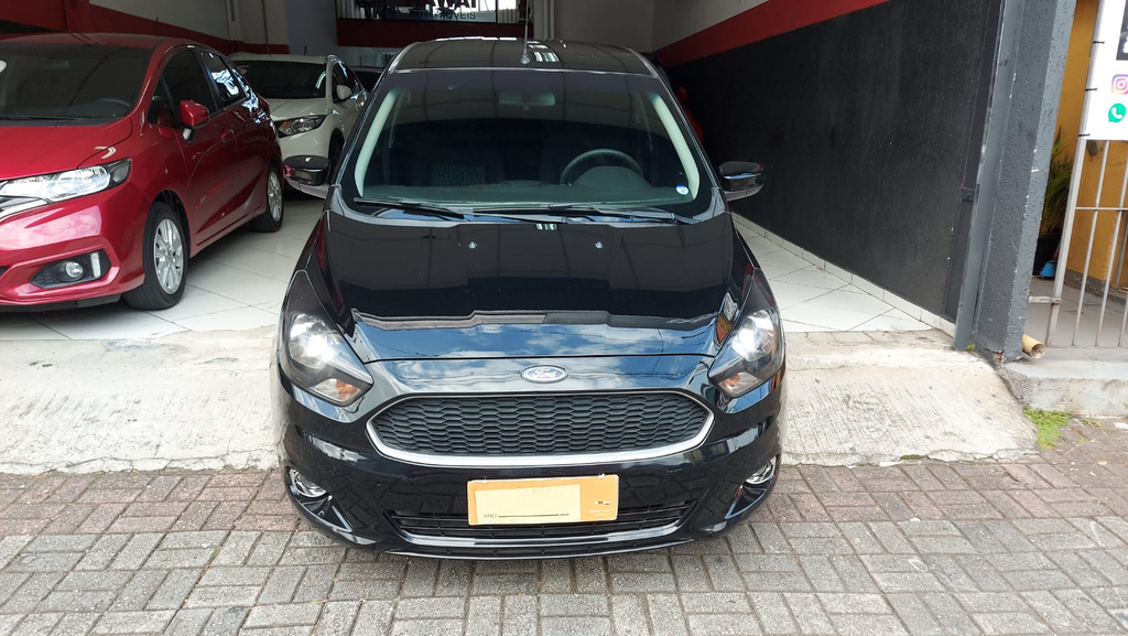 Ford Ka+ Preto
