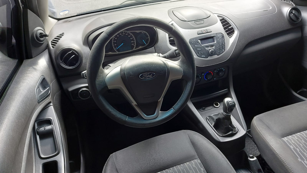 Ford Ka+ Preto