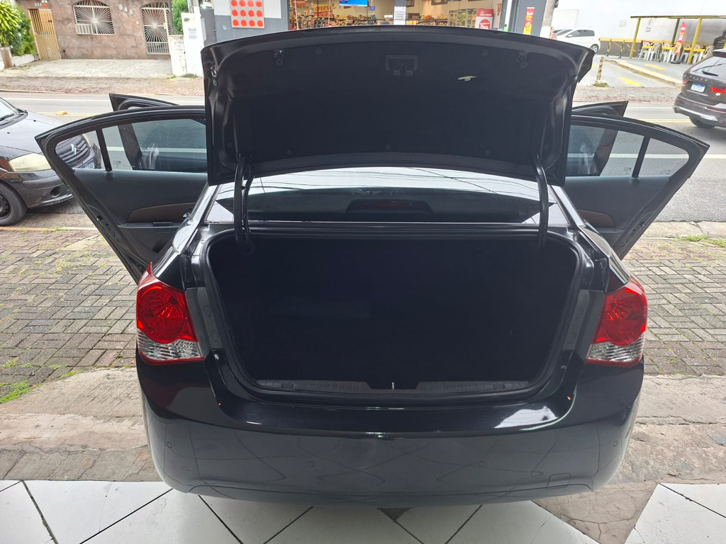 Chevrolet Cruze Sedan Preto